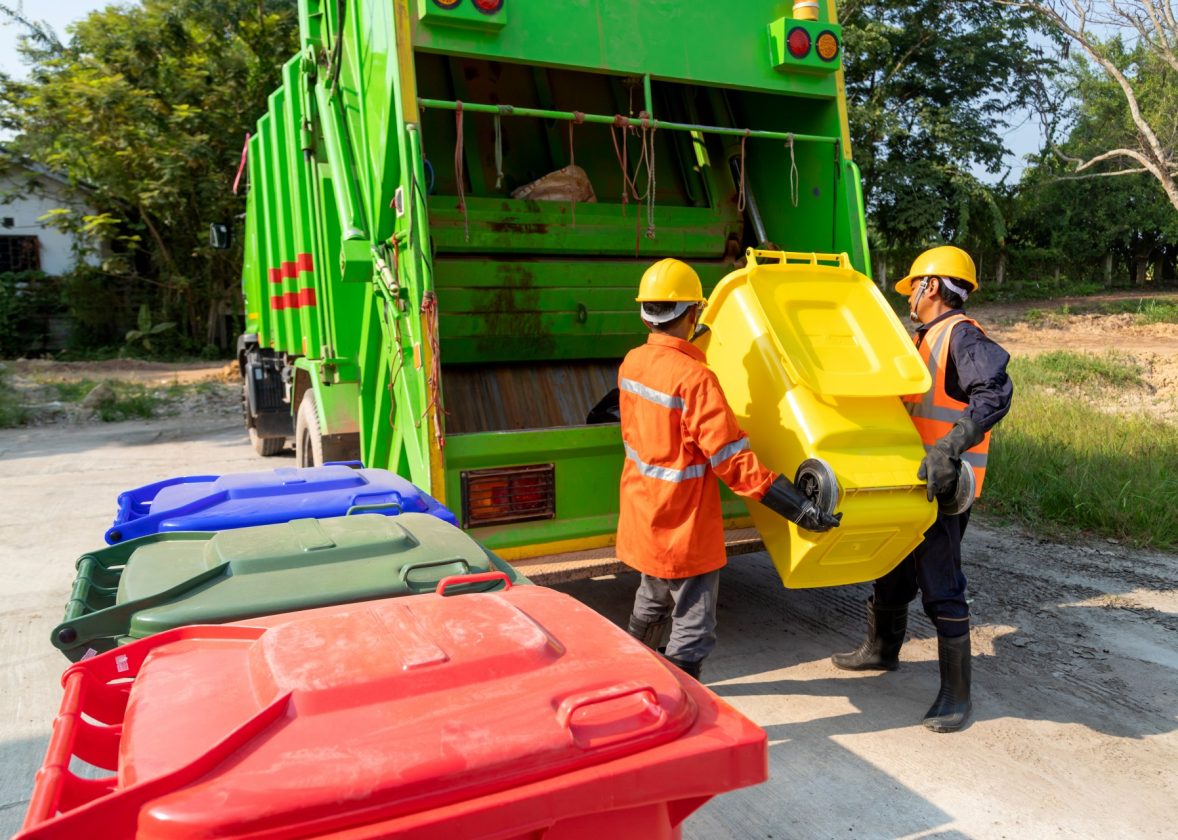 Avantajele externalizării serviciilor de gestionare a deșeurilor pentru firme